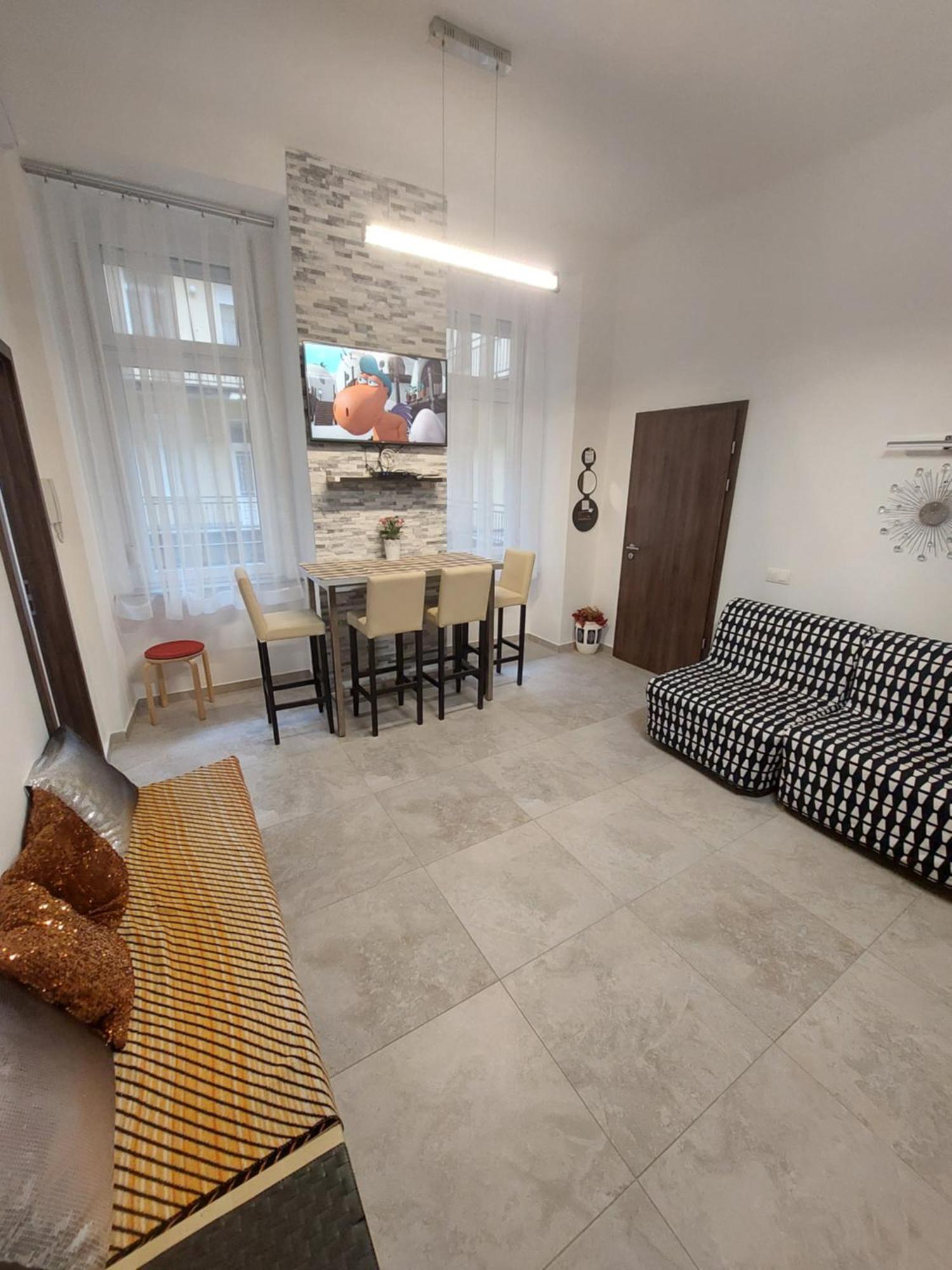 Gold Basilica Apartment Будапеща Екстериор снимка